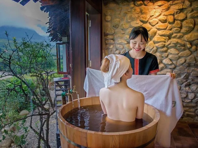 địa chỉ tắm lá người dao ở sapa