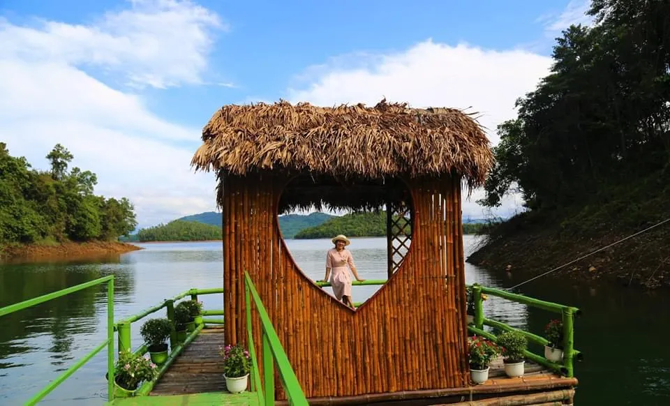 Ideal check-in spot at Phu Ninh Lake