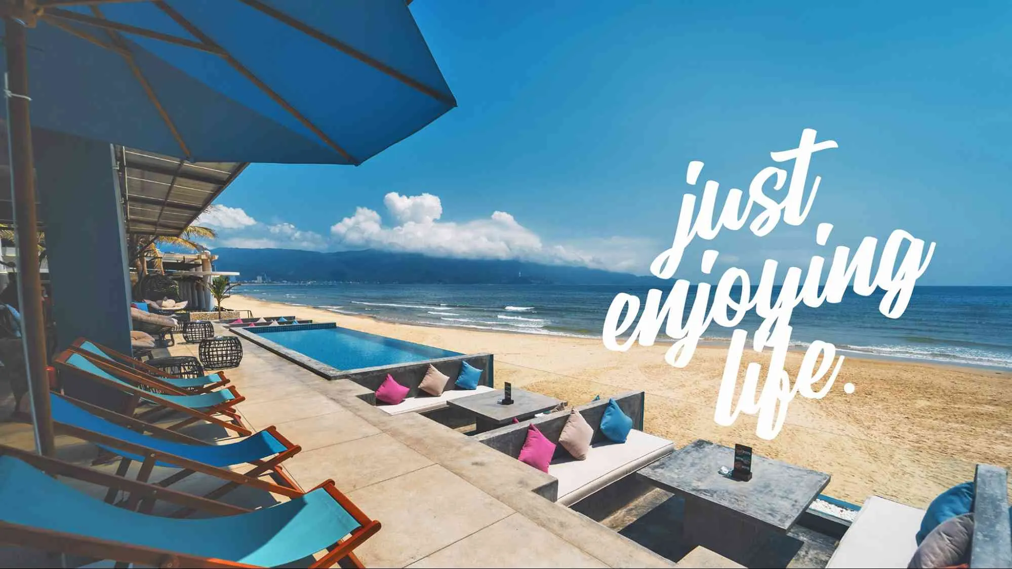 Esco Beach tọa lạc bên bờ biển Mỹ Khê xinh đẹp