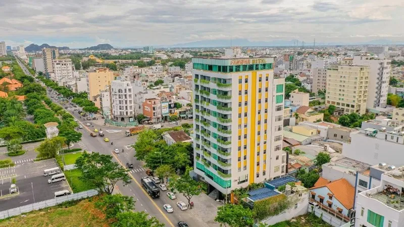 Fansipan Hotel gần biển Mỹ Khê có hồ bơi