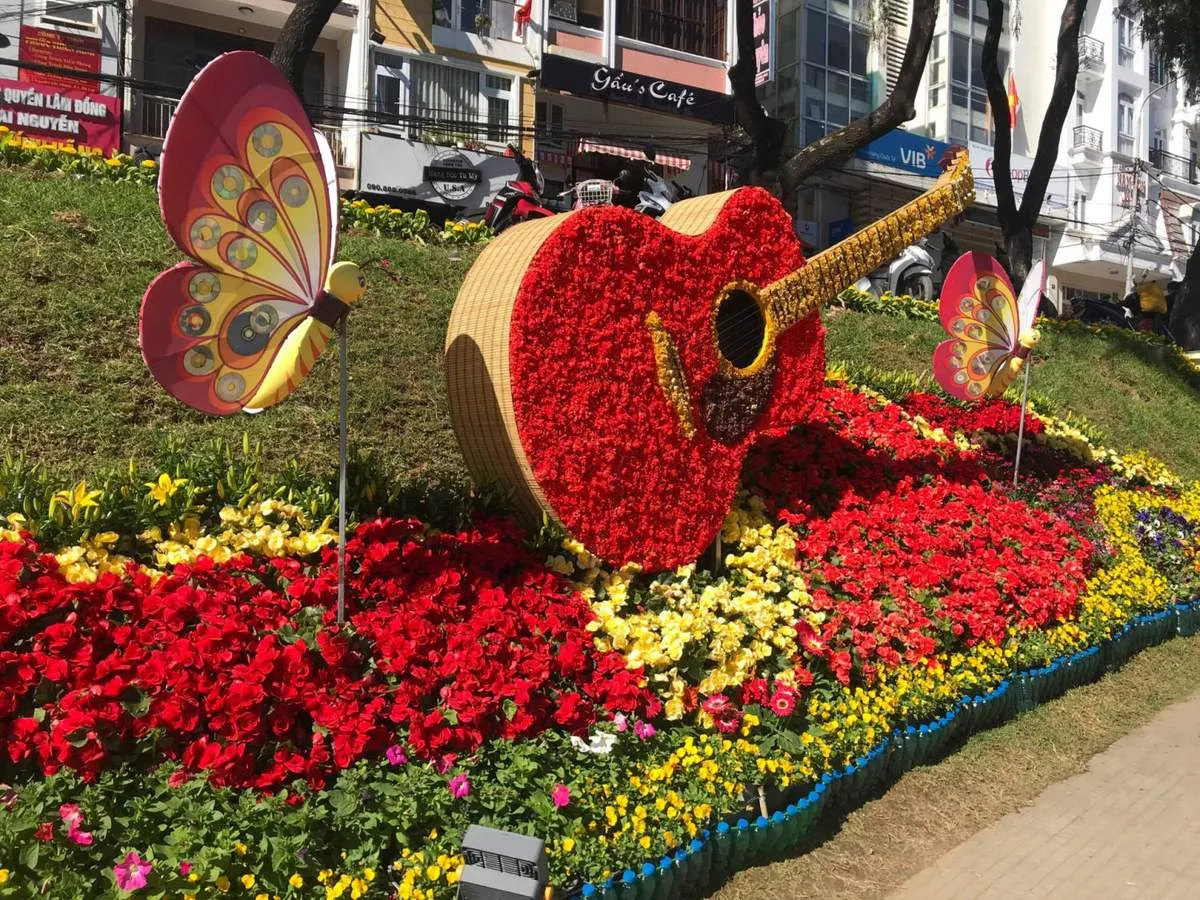 Festival hoa Đà Lạt là sự kiện văn hóa, du lịch có quy mô quốc gia và quốc tế thường được tổ chức vào dịp cuối năm