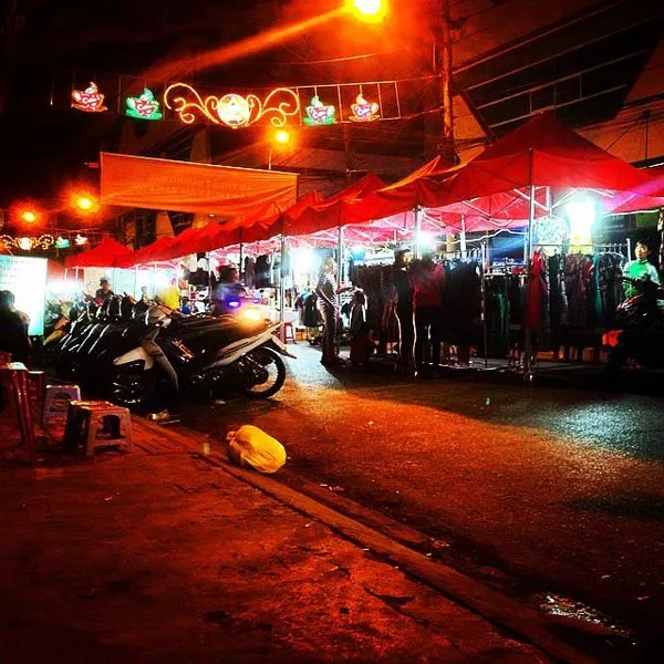 Street vendor at Hanoi Old Quarter Night Market