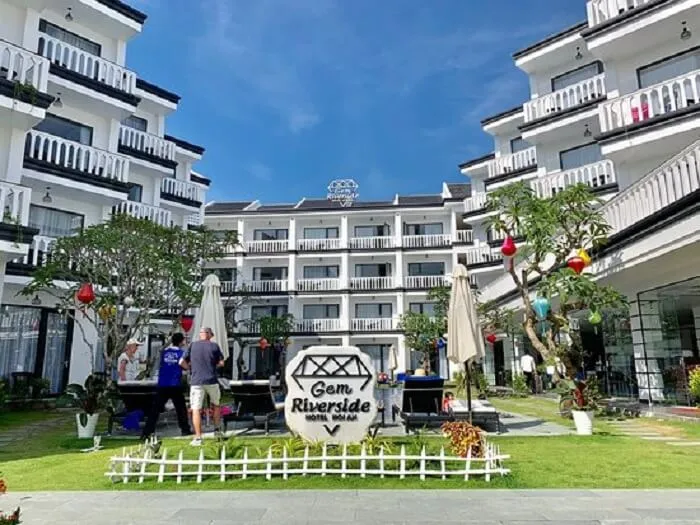 Gem Riverside Hotel Hoi An - a comfortable hotel with green space