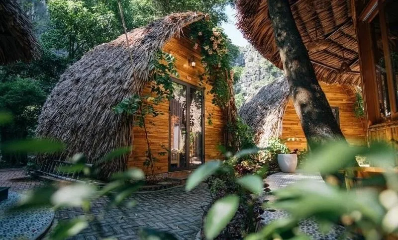 ghé thăm hang múa ecolodge vào dịp cuối tuần để cảm nhận rõ sự bình yên thư thái vốn có của cảnh vật nơi đây