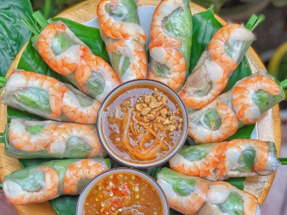 Delicious and appealing fresh spring rolls with shrimp and meat
