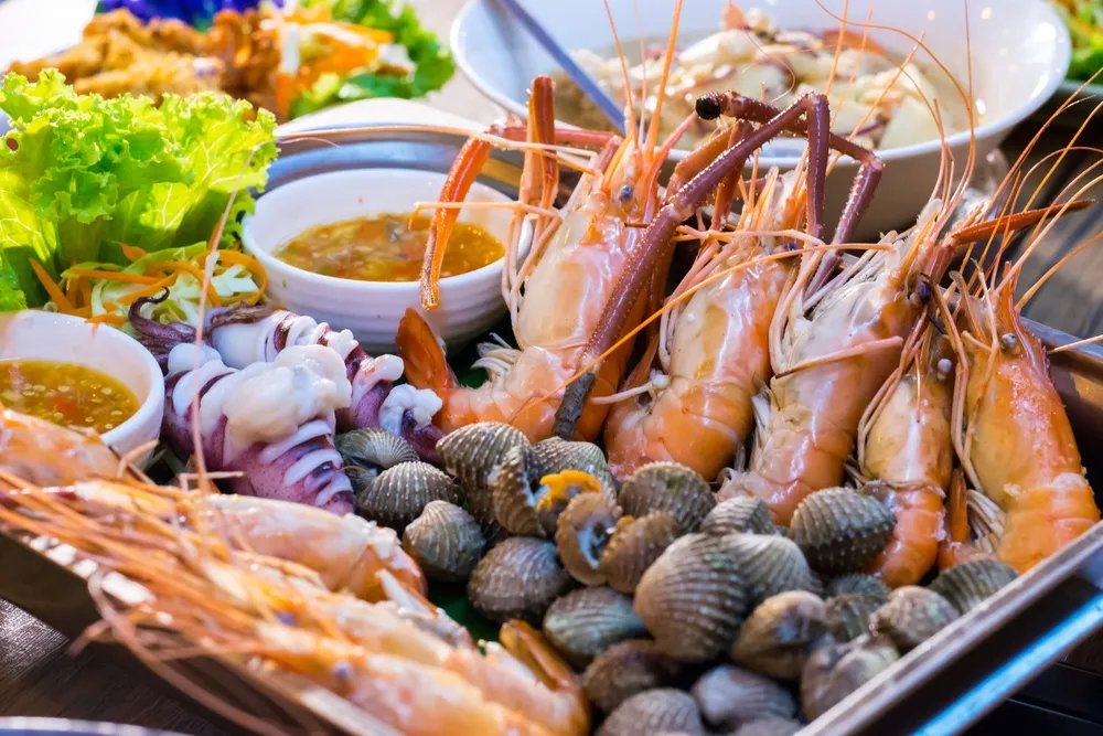 Fresh and diverse seafood, one of the factors attracting tourists to Bach Long Vi cuisine