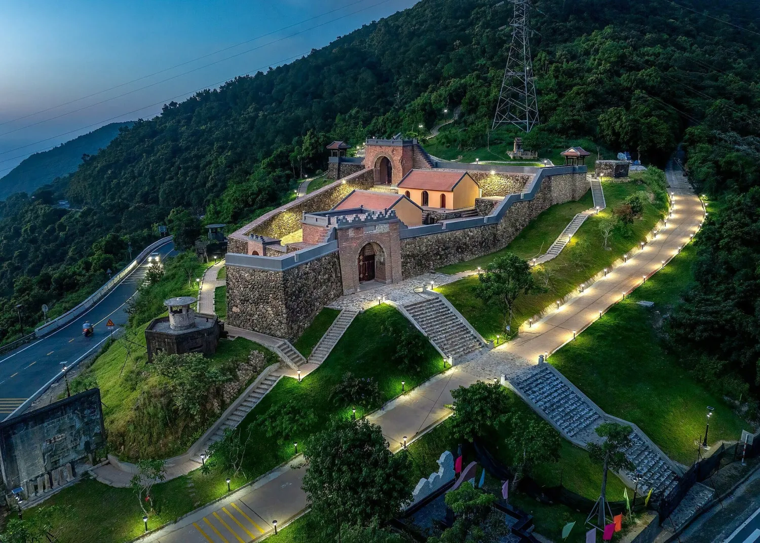 Hai Van Quan - A historical witness on top of Hai Van Pass