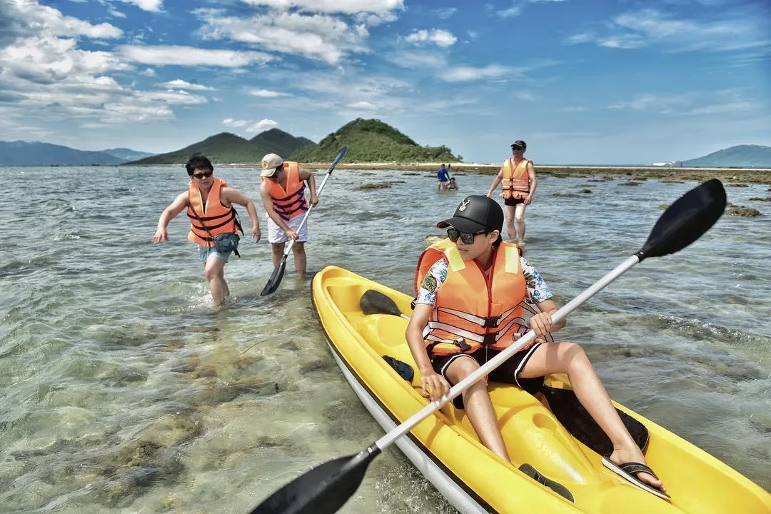 Try kayaking, a very interesting activity to experience on Diep Son Island
