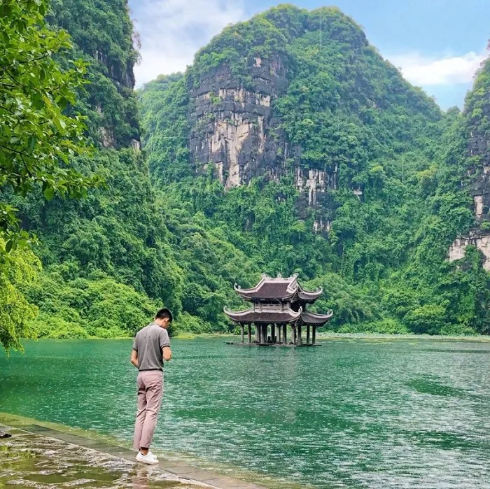 Outdoor swimming pool and bar at Trang An Retreat Ninh Binh Resort