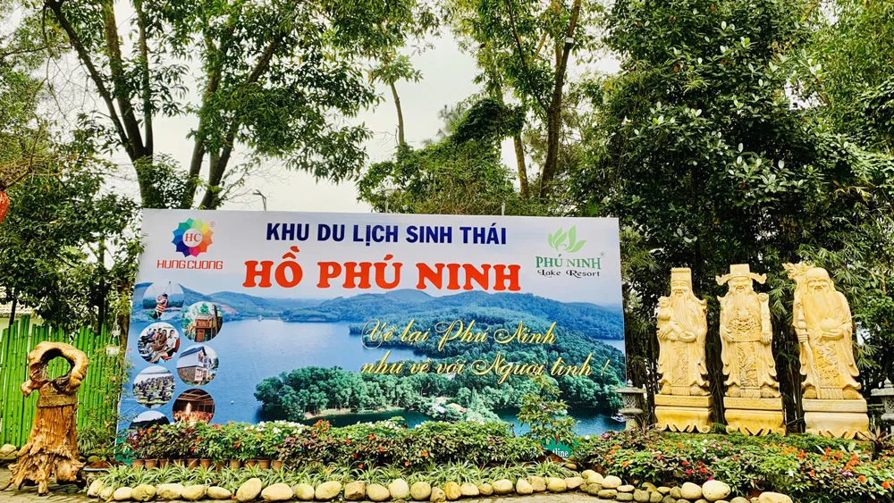 Phu Ninh Lake landscape