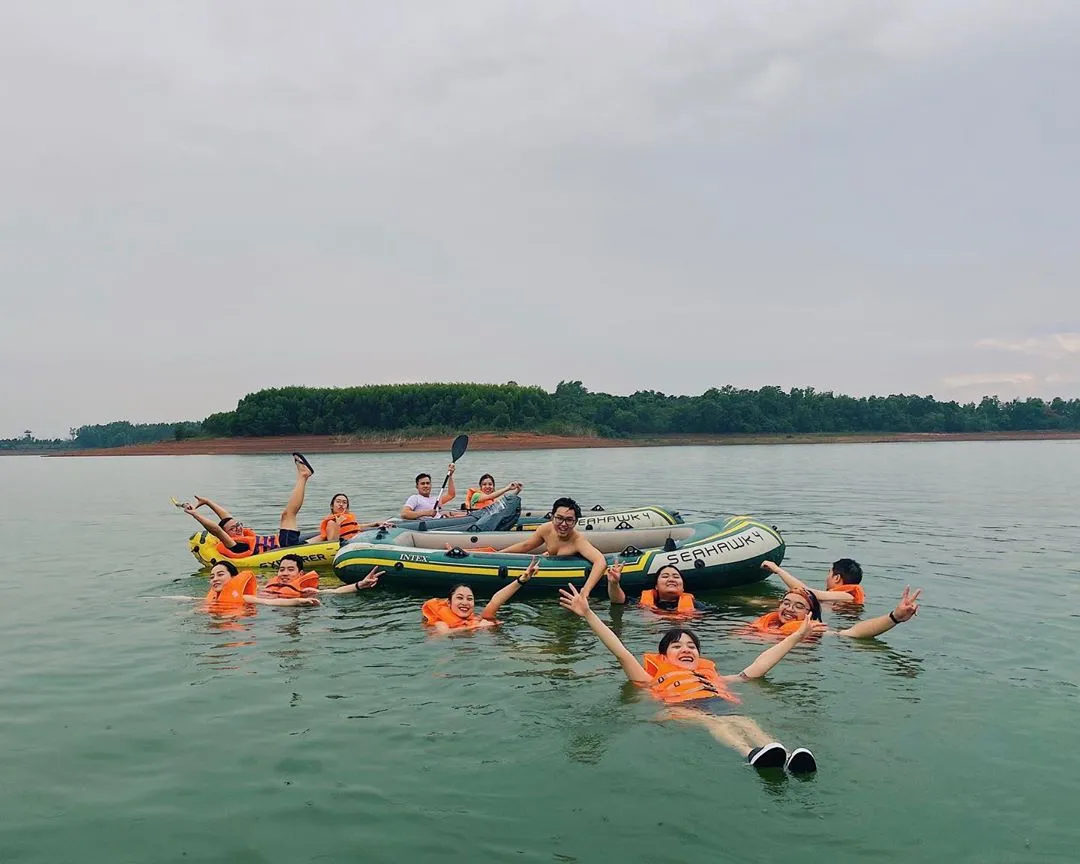 Tri An Lake is an ideal destination for those who love camping and exploring nature