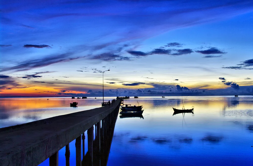 Romantic sunset at Ham Ninh fishing village