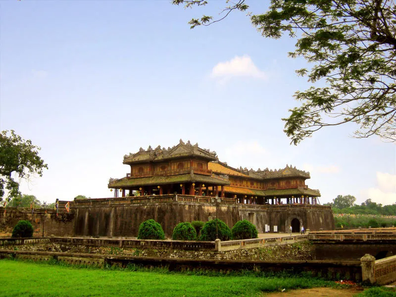 Magnificent and splendid Hoang Thanh Hue