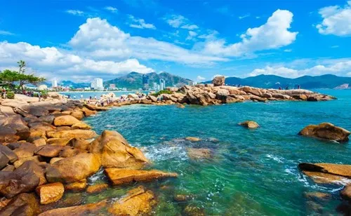 Hon Chong Nha Trang, a unique scenic spot with stacked rocks