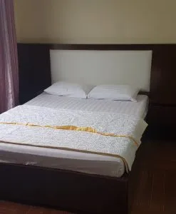 Cho Tinh Ba Cay Thong Hotel at Nui Coc Lake