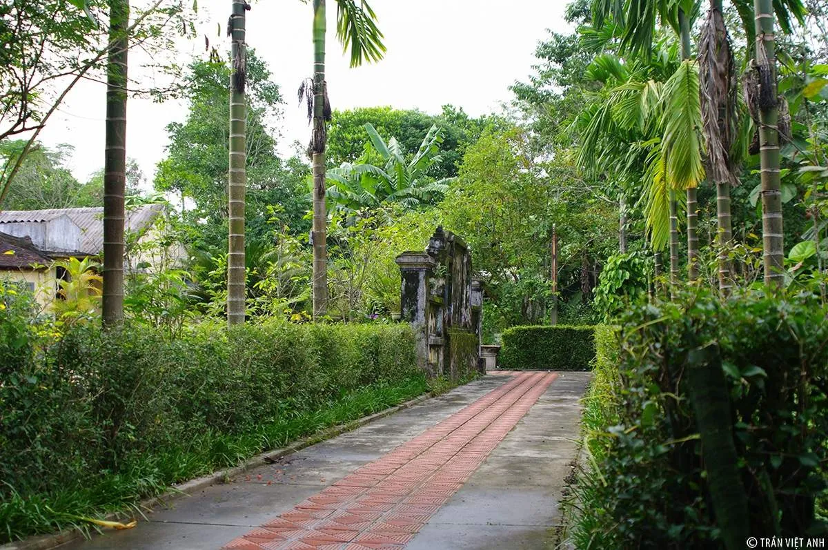 Exploring Phuoc Tich village by bicycle, a fun and nature-friendly experience