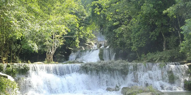 Khoang Xanh Suoi Tien with water park and nature