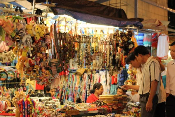 Food area at Nha Trang Night Market