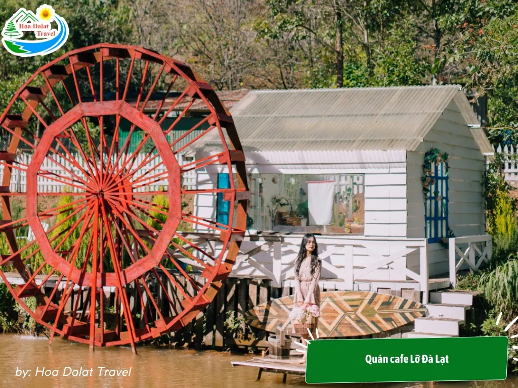 Peaceful space at Lo Coffee Shop Da Lat, located next to a small stream, many beautiful miniatures for virtual living