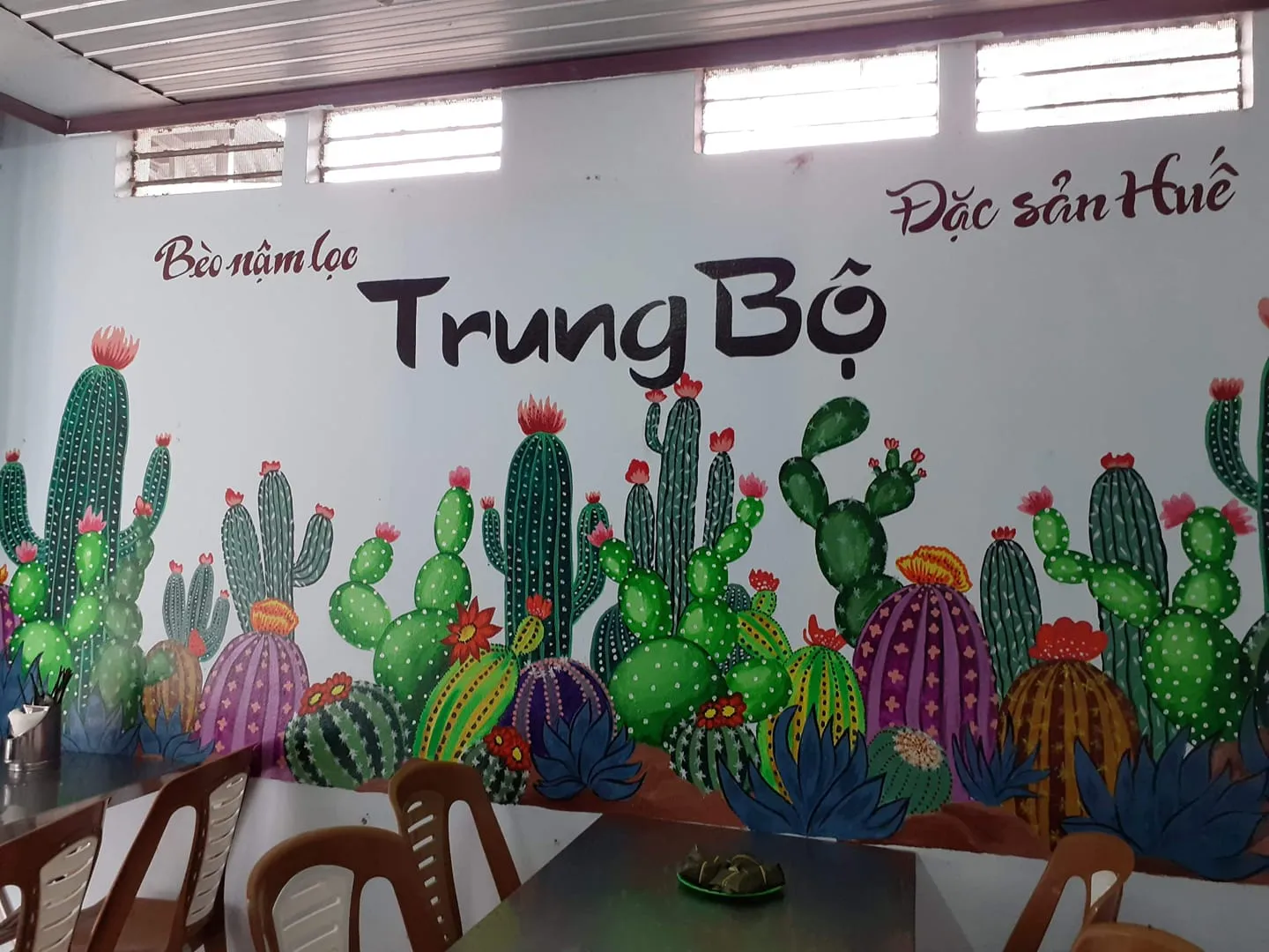 The space of Trung Bo restaurant is decorated cutely, creating a comfortable feeling for diners
