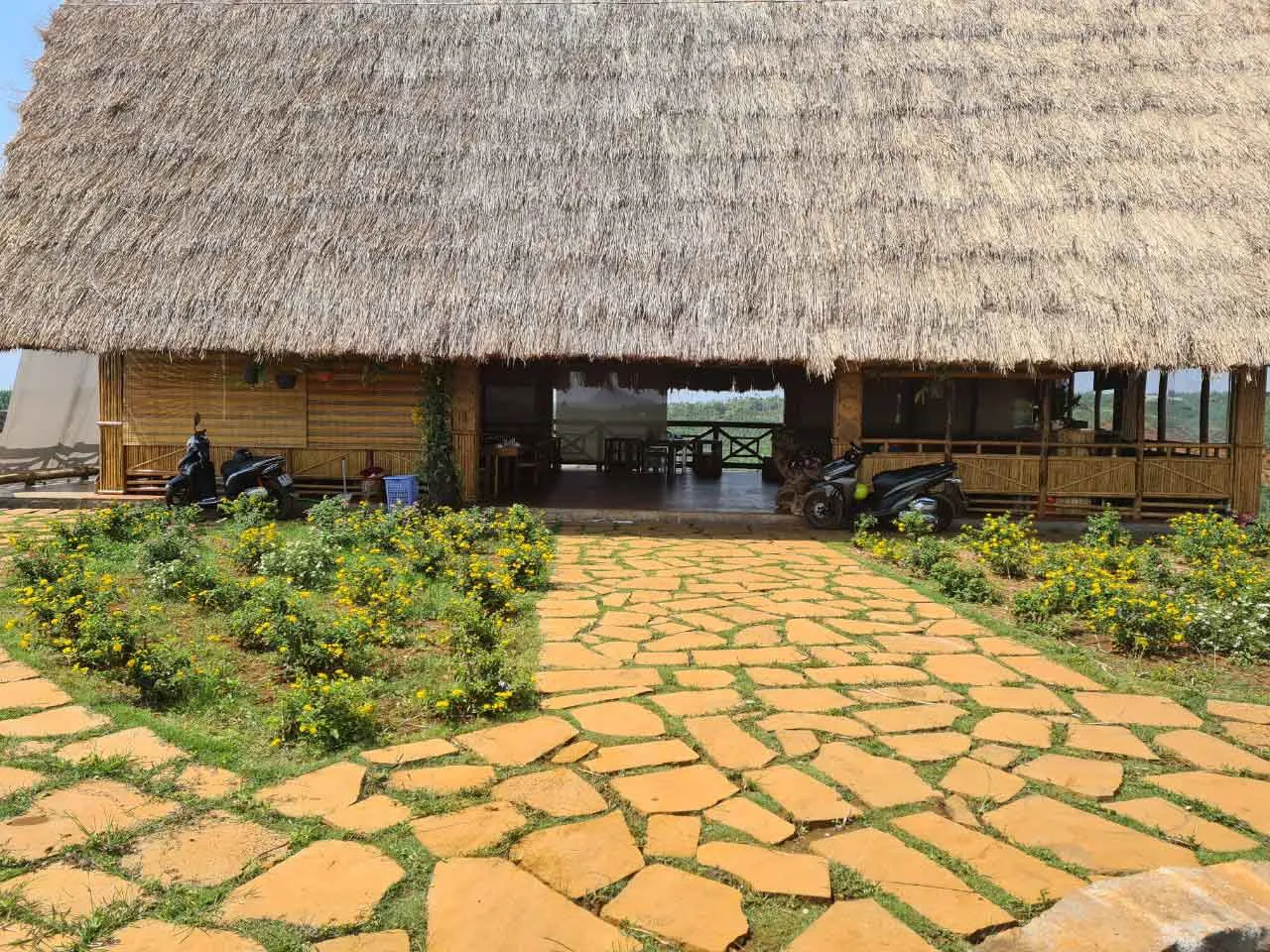 Spacious and airy space of K'Jang restaurant, an ideal destination to enjoy local cuisine