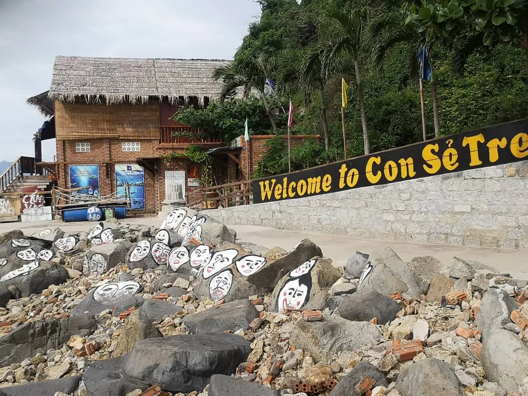 Con Se Tre Tourist Area, showcasing the beauty of a traditional Vietnamese village with bamboo architecture.