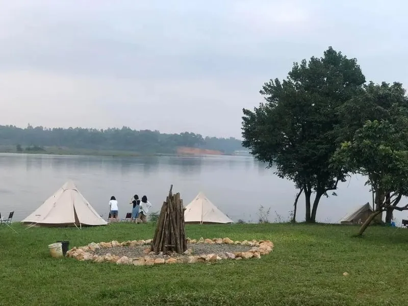 Dong Mo Tourist Area - Green space for groups of friends to have fun and relax