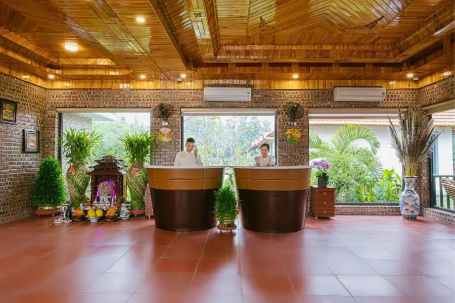 Khu vực lễ tân Memorina Ninh Bình Farmstay thiết kế độc đáo mang đậm nét làng quê