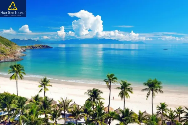 Dreamy scenery at My Khe beach
