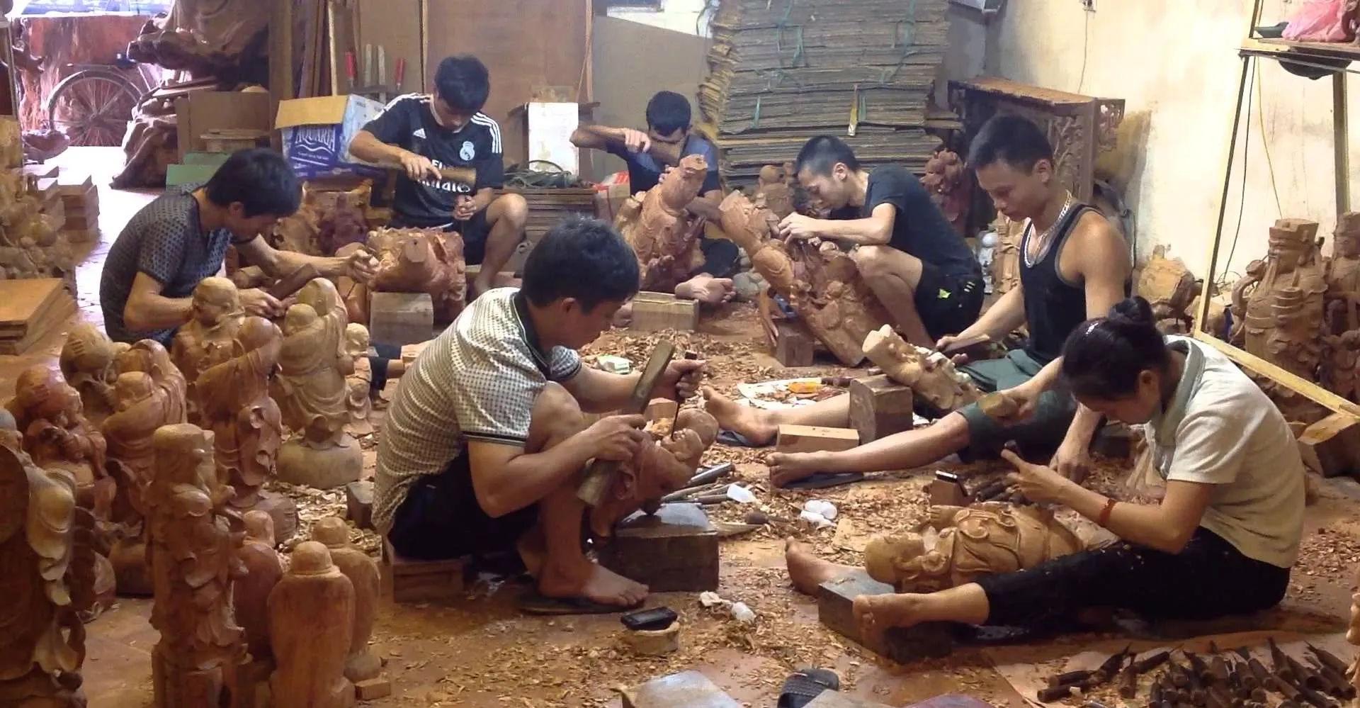 Làng nghề La Xuyên Nam Định nổi tiếng với các sản phẩm đồ gỗ mỹ nghệ tinh xảo.