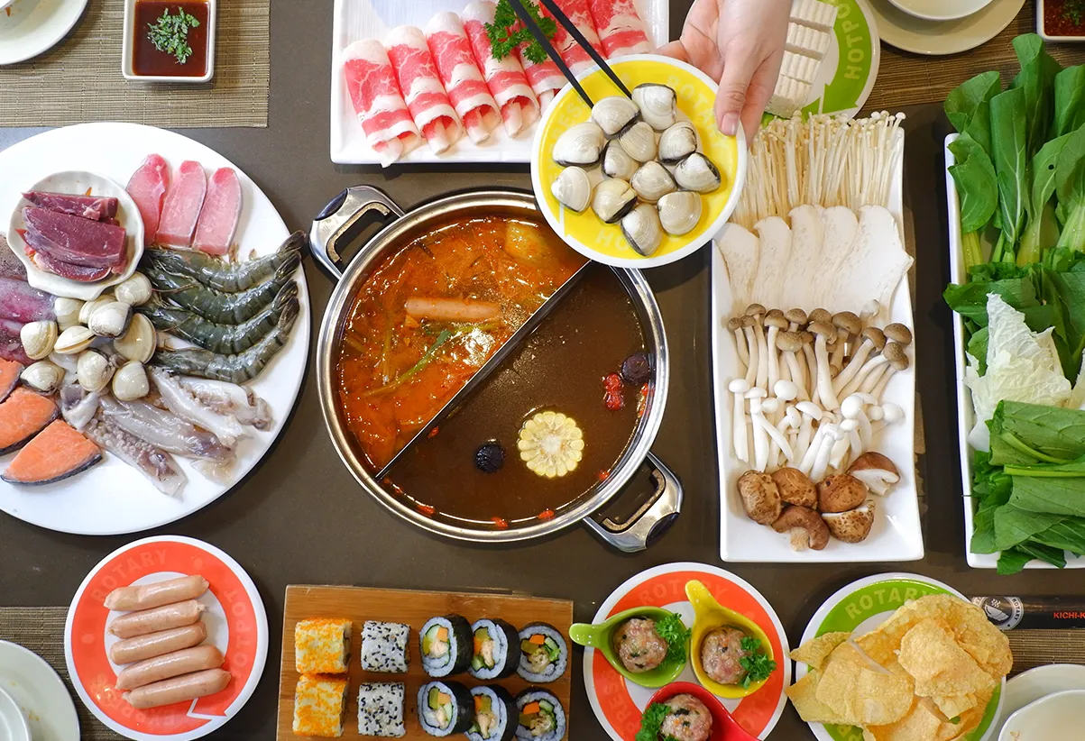 Lẩu băng chuyền tại Kichi Kichi
