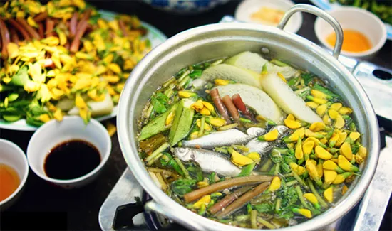 Lẩu cá linh bông điên điển món ngon mùa nước nổi