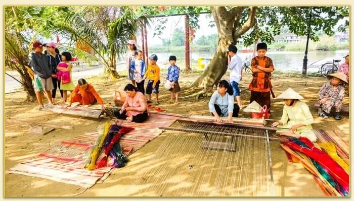 Ancestor veneration festival of Kim Bong carpentry profession held on the 6th day of the first lunar month