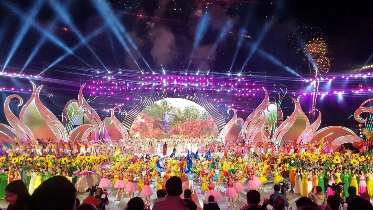 Lễ khai mạc Festival hoa Đà Lạt mở màn cho một ngày hội đặc biệt thú vị của thành phố Đà Lạt