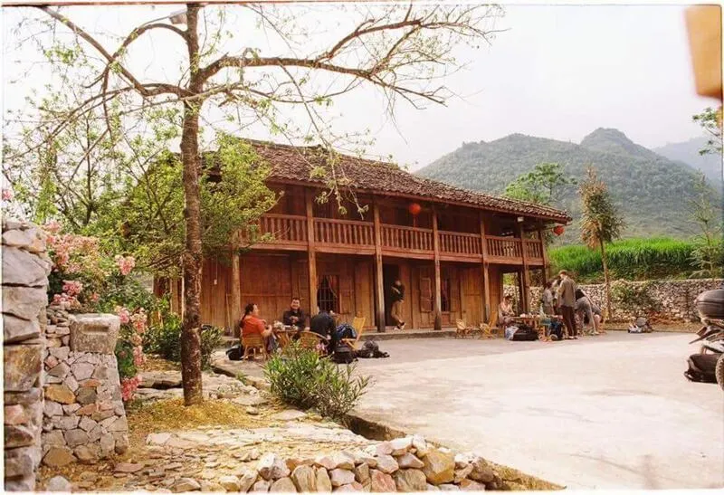 Lo Lo Homestay with spacious space and traditional architecture