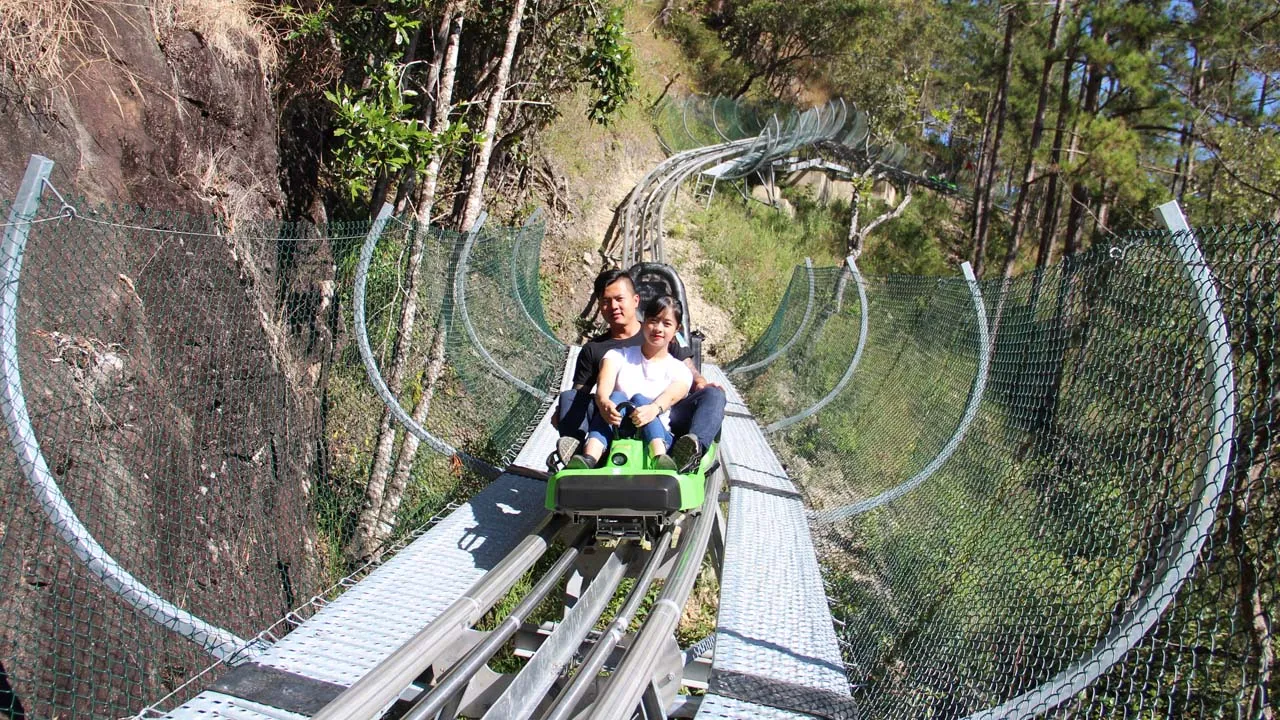 Double toboggan allows you to experience with loved ones