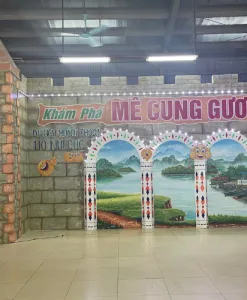 Mirror maze at Nui Coc Lake
