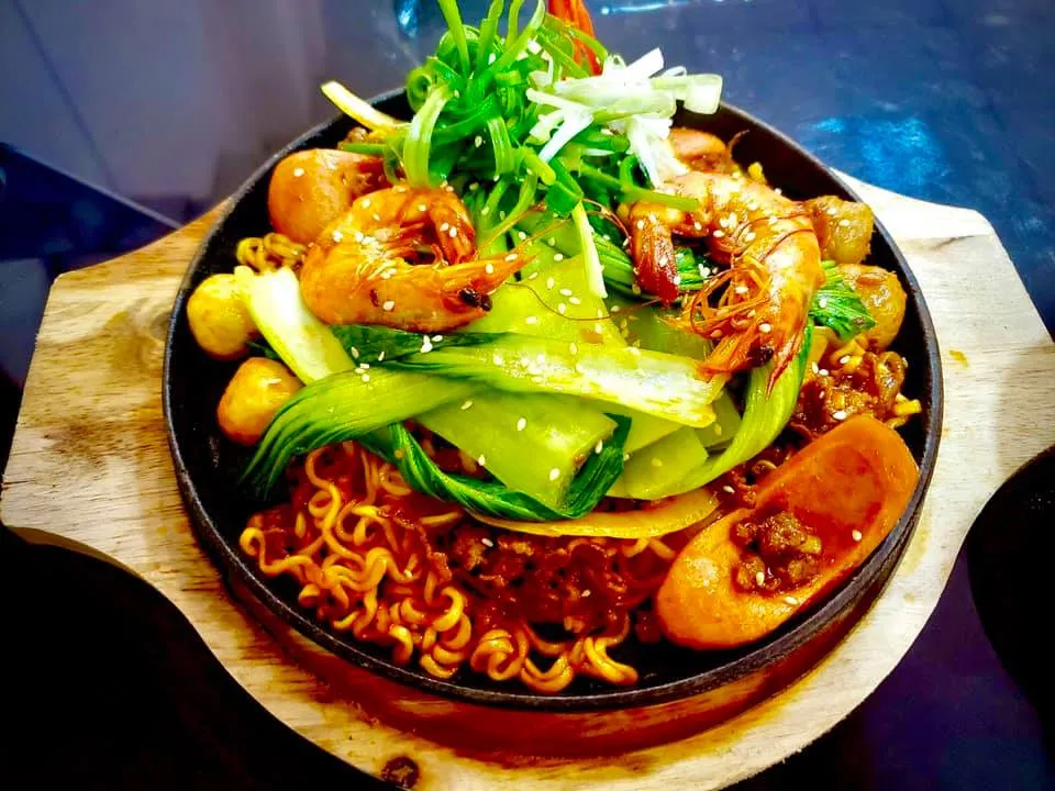 Mì Cay Gochu - Món Ăn Vặt Hàn Quốc Được Giới Trẻ Yêu Thích