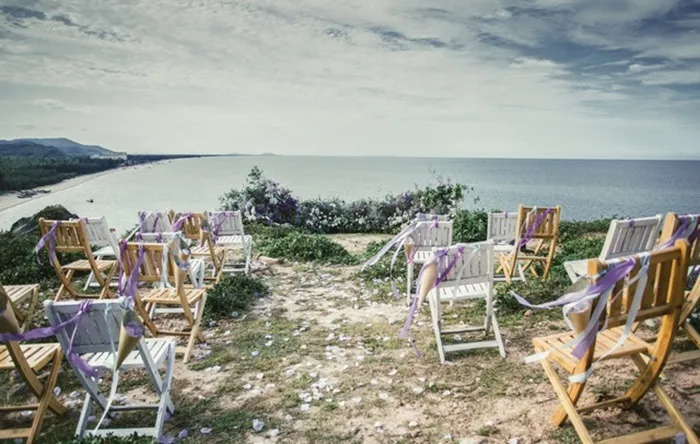 Sun Rock Cape is an ideal place to watch sunrise and sunset over the sea, bringing romantic and memorable experiences