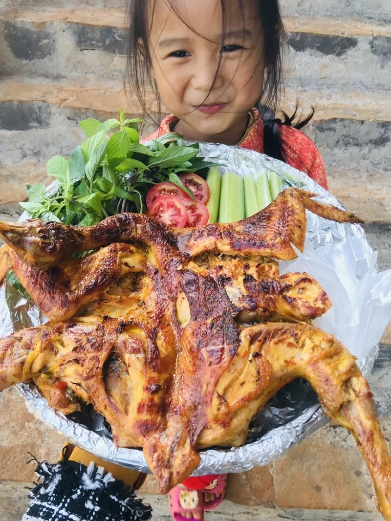 Món gà đồi nướng thơm ngon, đặc sản của vùng Tây Nguyên