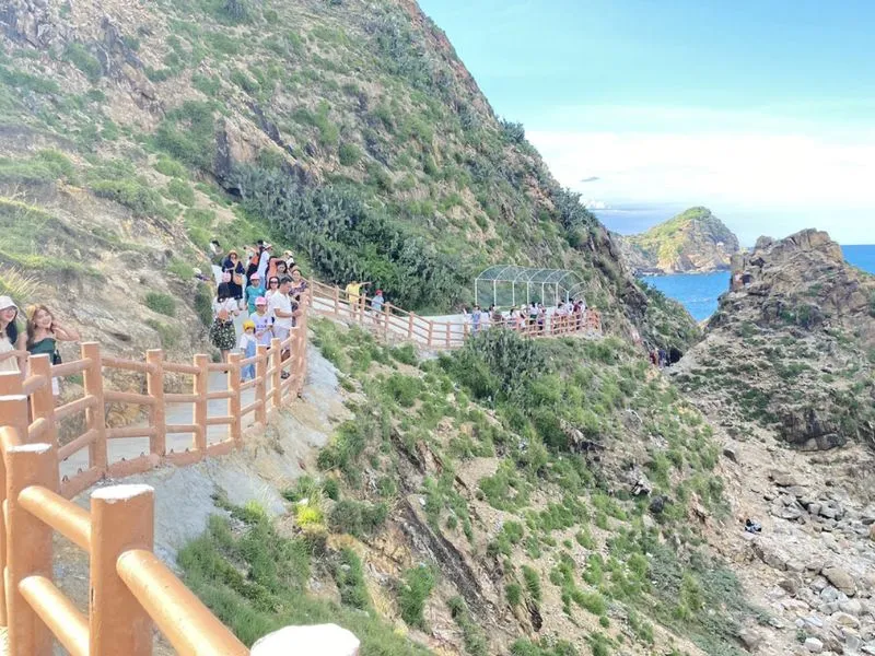 A unique windy sea pass, Eo Gio is a must-visit destination when exploring the natural beauty of Binh Dinh