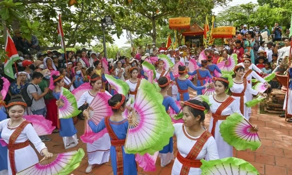 Cham dance is the traditional artistic essence of the Cham people