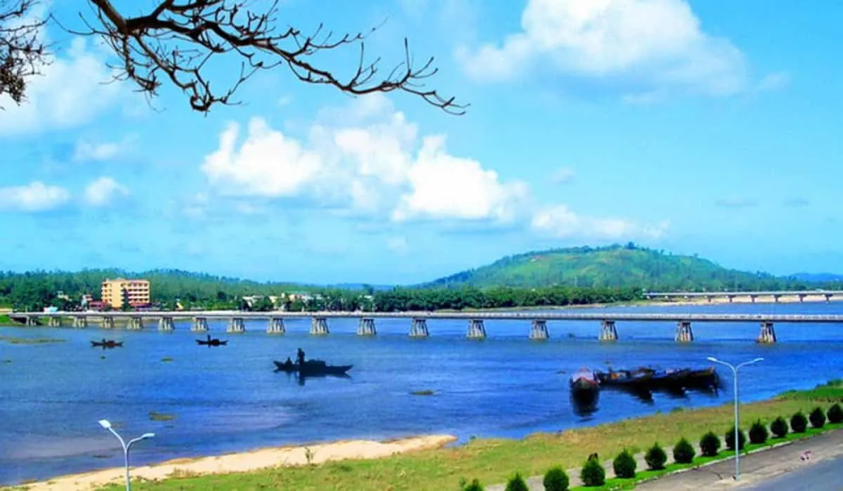 Ấn Mountain - Trà River