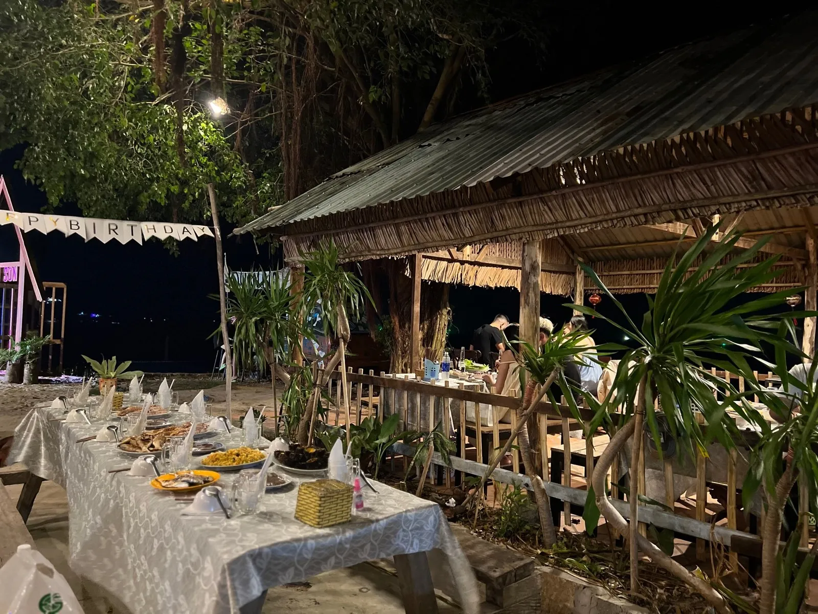 Doc 3 Tang Restaurant with many attractive dishes