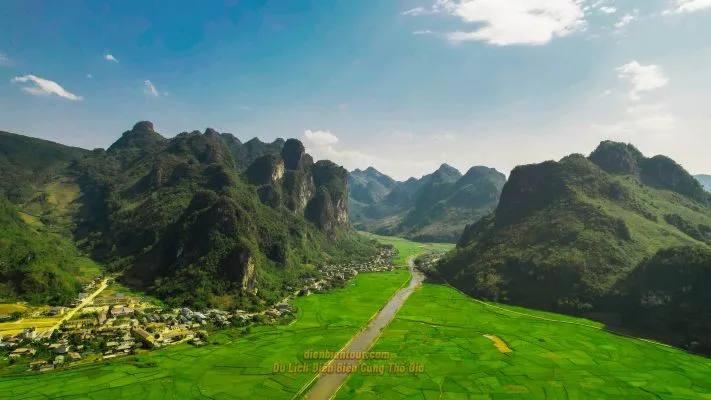 Núi Đá và Cánh đồng Búng Lao