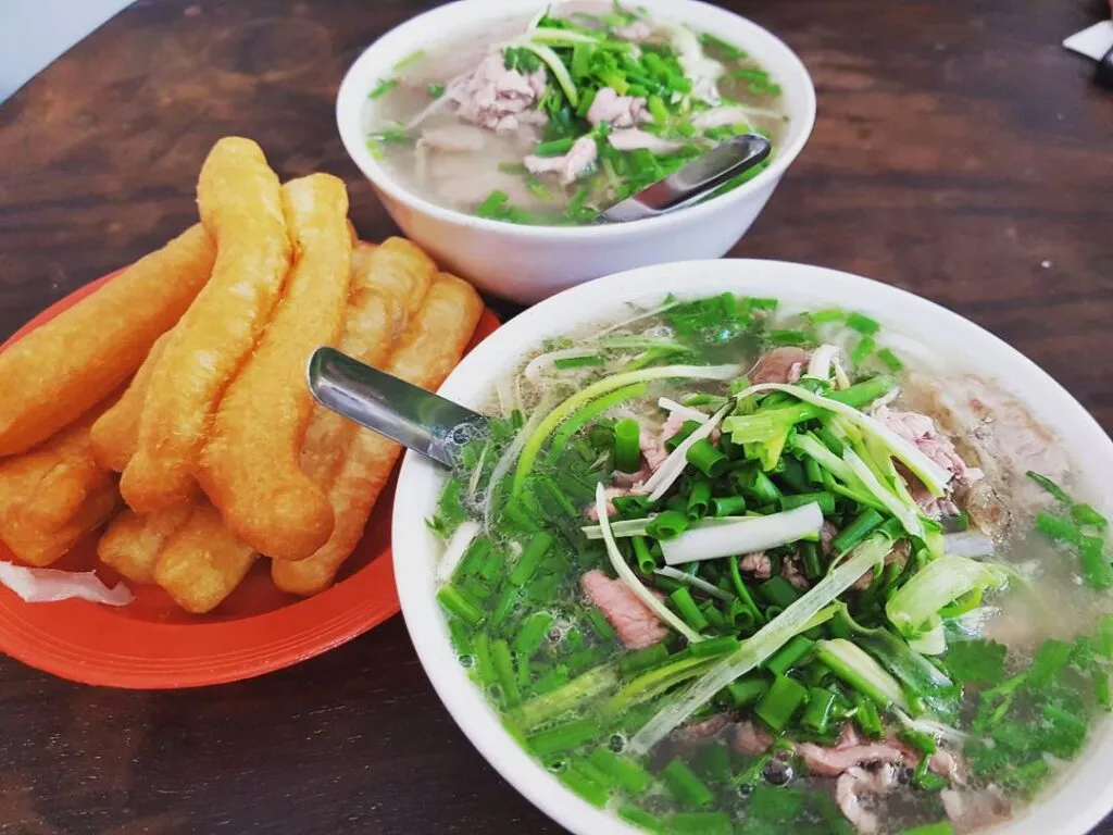 Phở Bát Đàn - Quán phở lâu đời, hương vị gia truyền