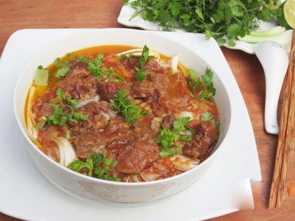Phở bò sốt vang - biến tấu hấp dẫn của món phở bò Hà Nội