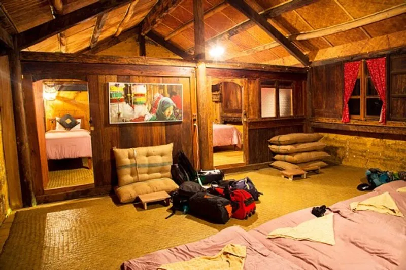 Cozy room at Auberge de MeoVac (Chung Pua) Homestay imbued with Hmong culture