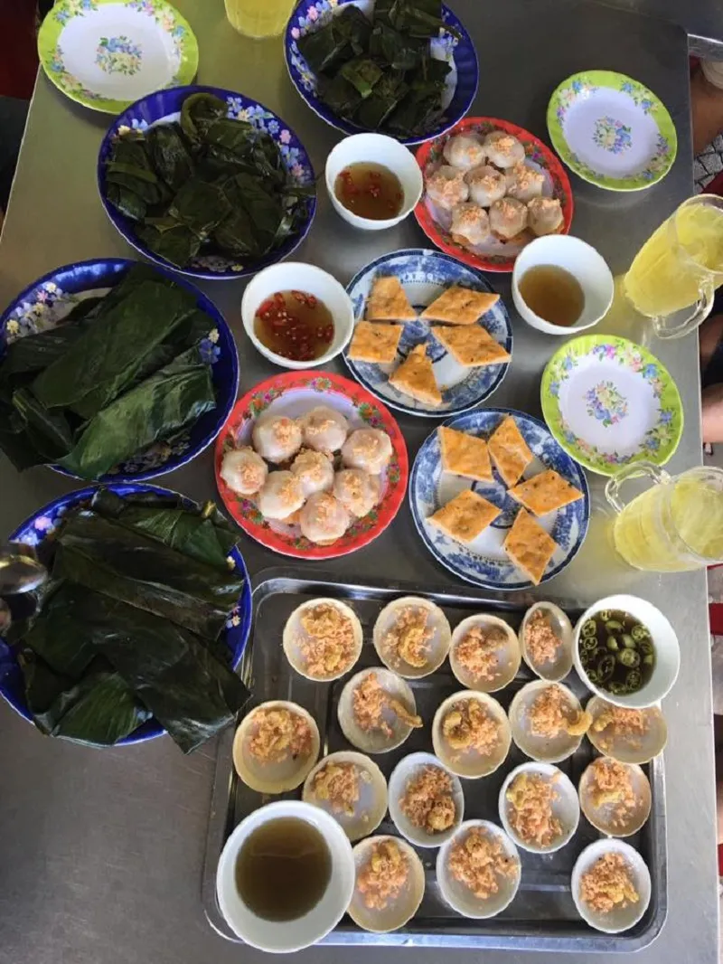 Ba Do Restaurant, famous for its long-standing family tradition of Hue Banh Beo Chen
