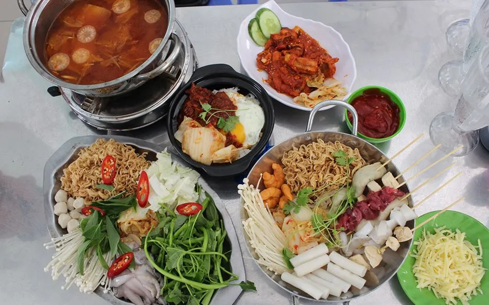 Quán Bà Hạnh Food &amp; Drink Nha Trang, trải nghiệm ẩm thực Hàn Quốc chuẩn vị